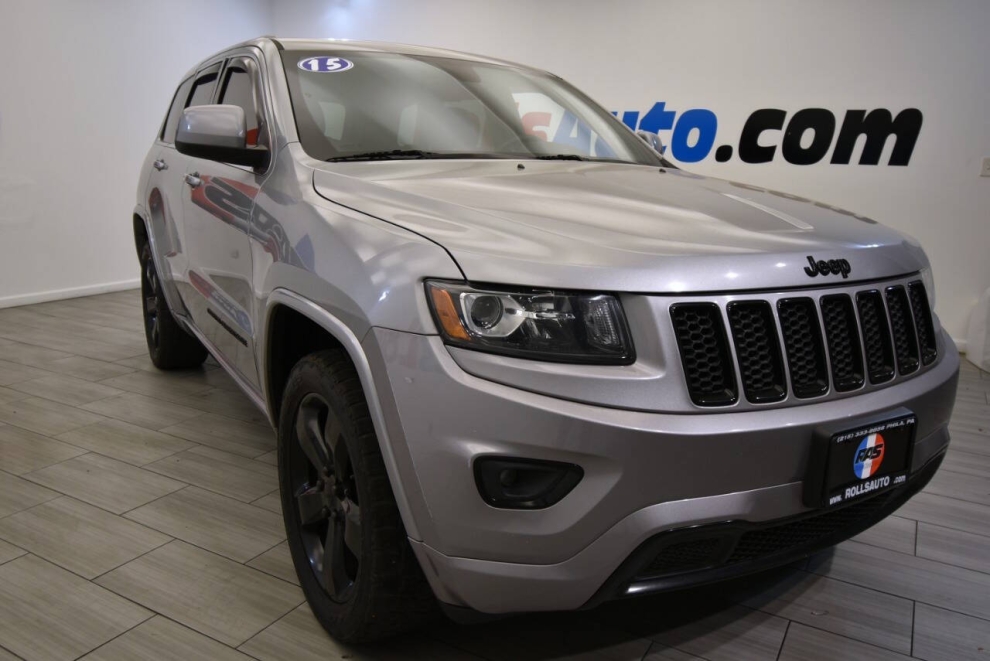 2015 Jeep Grand Cherokee Altitude 4x4 4dr SUV, Silver, Mileage: 164,560 - photo 6