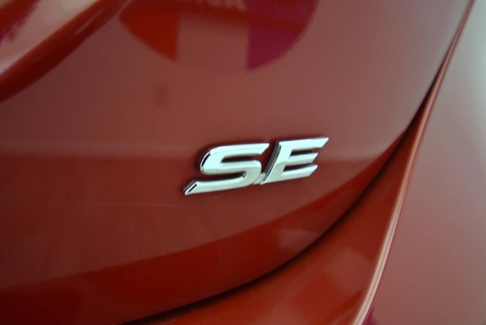 2021 Toyota Camry SE 4dr Sedan, Red, Mileage: 91,143 - photo 32