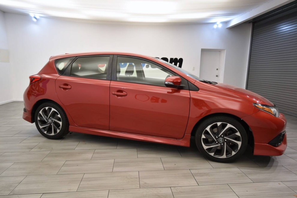 2018 Toyota Corolla iM Base 4dr Hatchback CVT, Red, Mileage: 72,291 - photo 5