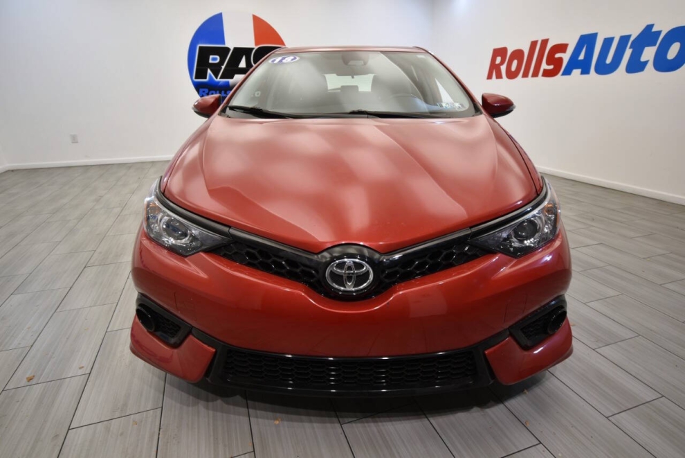 2018 Toyota Corolla iM Base 4dr Hatchback CVT, Red, Mileage: 72,291 - photo 7