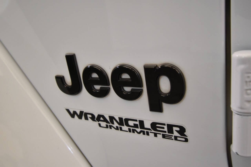 2022 Jeep Wrangler Unlimited High Altitude 4x4 4dr SUV, White, Mileage: 75,831 - photo 36