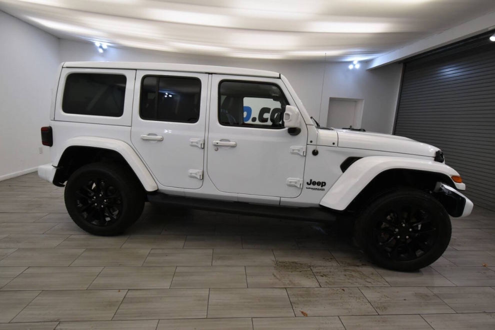 2022 Jeep Wrangler Unlimited High Altitude 4x4 4dr SUV, White, Mileage: 75,831 - photo 5