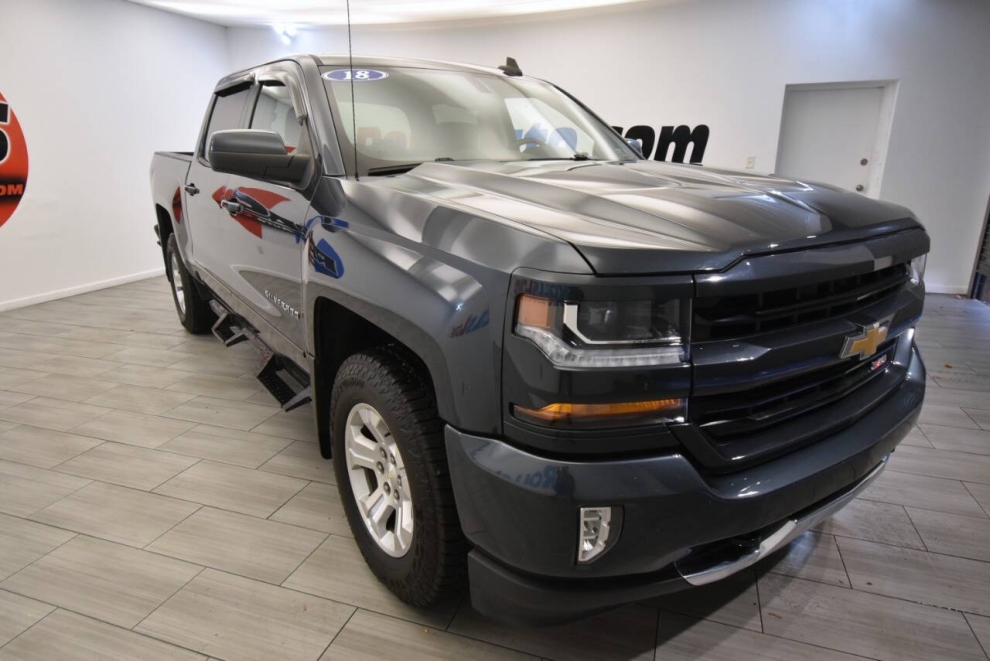 2018 Chevrolet Silverado 1500 LT Z71 4x4 4dr Crew Cab 6.5 ft. SB, Gray, Mileage: 81,088 - photo 6