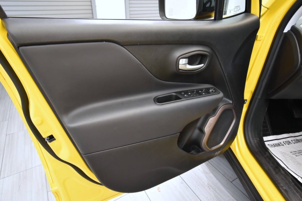 2023 Jeep Renegade Latitude 4x4 4dr SUV, Yellow, Mileage: 10,849 - photo 12