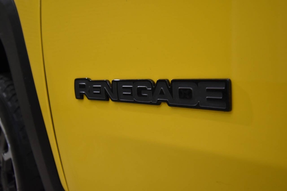 2023 Jeep Renegade Latitude 4x4 4dr SUV, Yellow, Mileage: 10,849 - photo 37