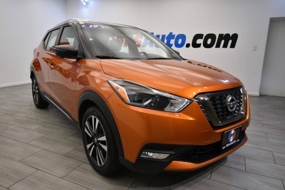 2019 Nissan Kicks SR 4dr Crossover, Orange, Mileage: 79,249 - photo 6