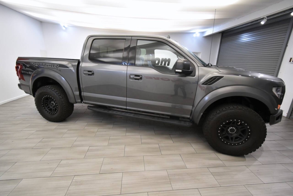 2019 Ford F-150 Raptor 4x4 4dr SuperCrew 5.5 ft. SB, Gray, Mileage: 95,707 - photo 5