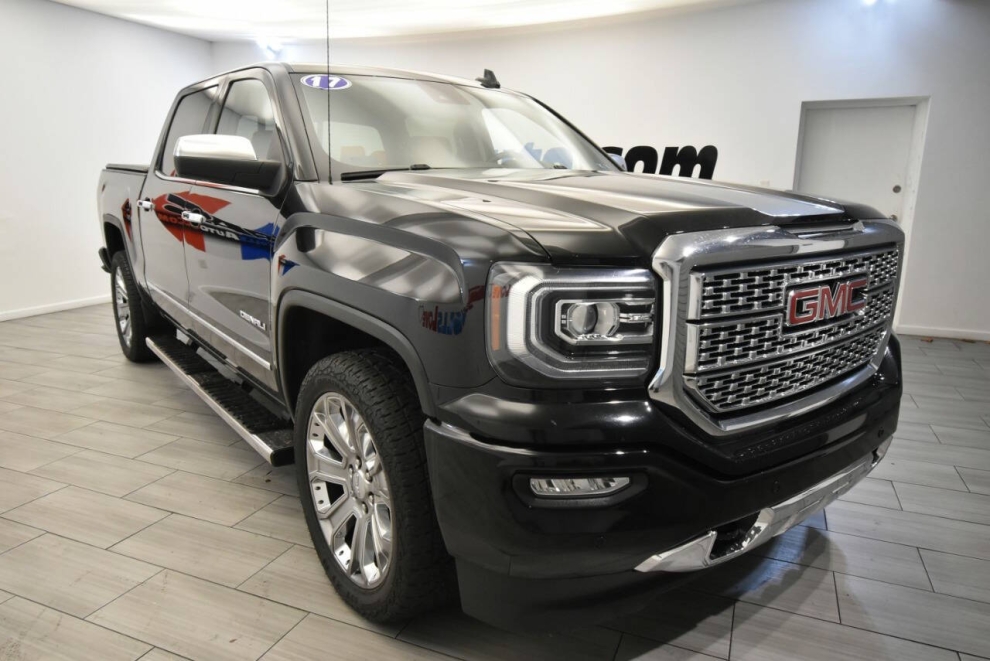 2017 GMC Sierra 1500 Denali 4x4 4dr Crew Cab 5.8 ft. SB, Black, Mileage: 98,714 - photo 6