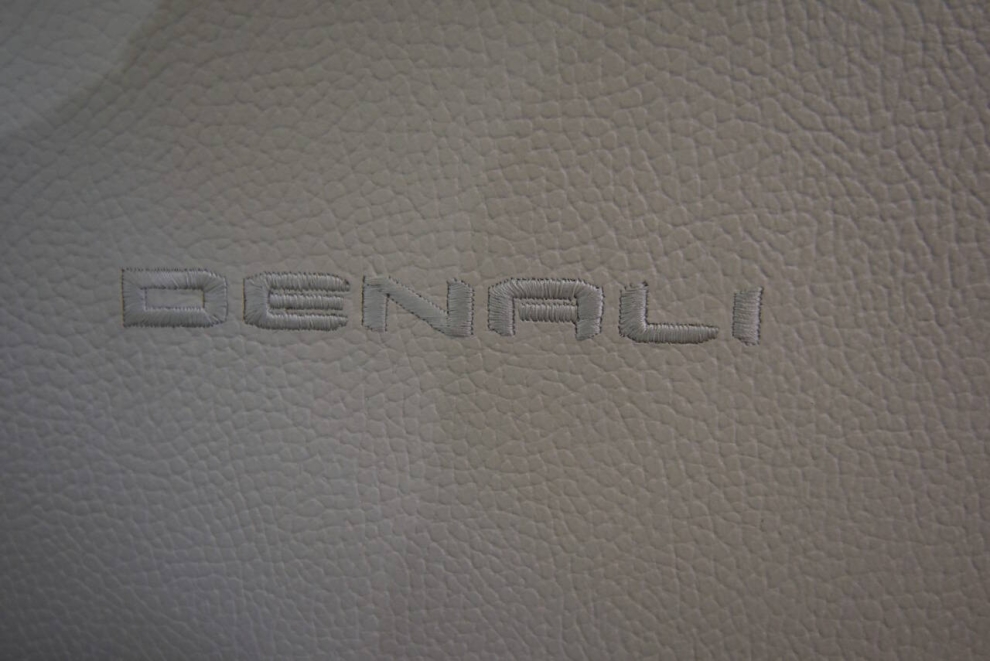 2021 GMC Yukon Denali 4x4 4dr SUV, Black, Mileage: 55,798 - photo 29