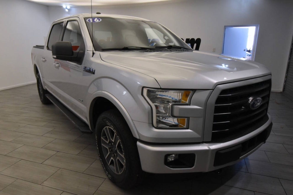 2016 Ford F-150 XLT 4x4 4dr SuperCrew 5.5 ft. SB, Silver, Mileage: 124,274 - photo 6