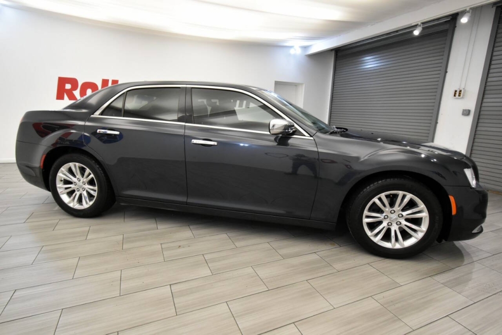 2016 Chrysler 300 C 4dr Sedan, Gray, Mileage: 83,839 - photo 5