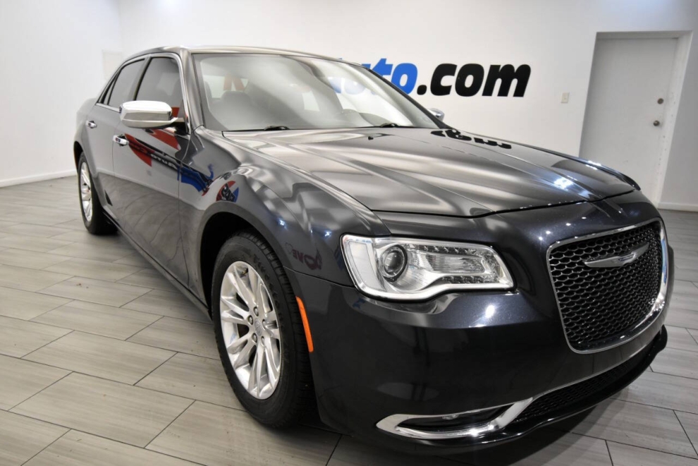 2016 Chrysler 300 C 4dr Sedan, Gray, Mileage: 83,839 - photo 6