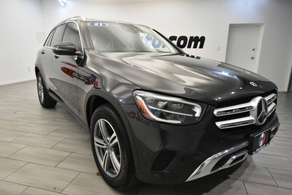 2021 Mercedes-Benz GLC GLC 300 4MATIC AWD 4dr SUV, Gray, Mileage: 56,194 - photo 6