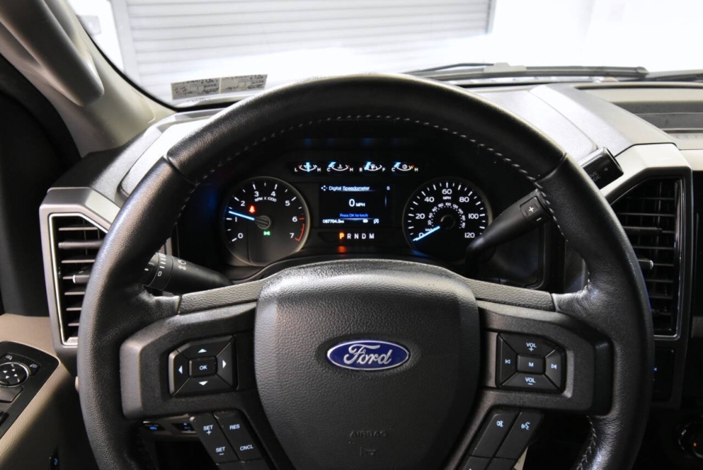 2020 Ford F-150 XLT 4x4 SuperCrew, Blue, Mileage: 87,626 - photo 25