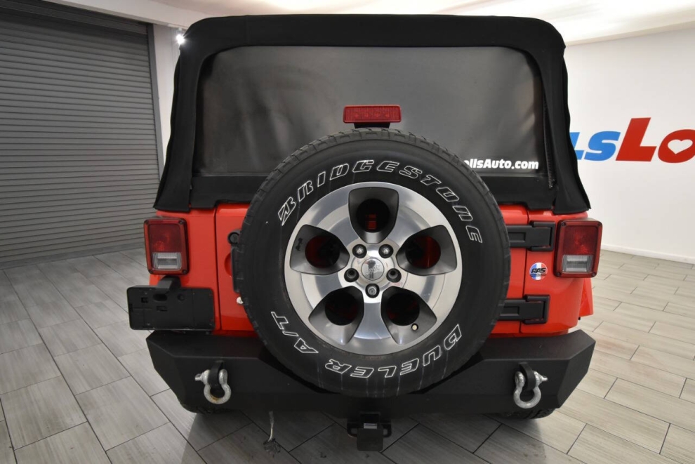 2017 Jeep Wrangler Unlimited Unlimited Sahara, Red, Mileage: 96,454 - photo 3