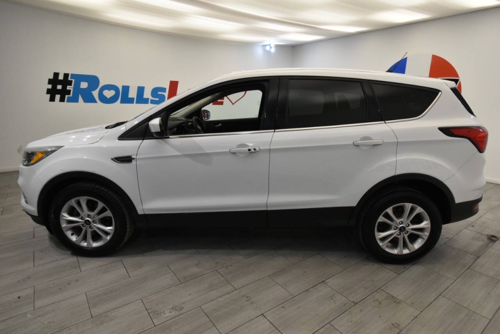 2019 Ford Escape SE 4dr SUV, White, Mileage: 77,208 - photo 1