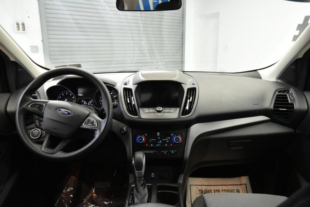 2019 Ford Escape SE 4dr SUV, White, Mileage: 77,208 - photo 18