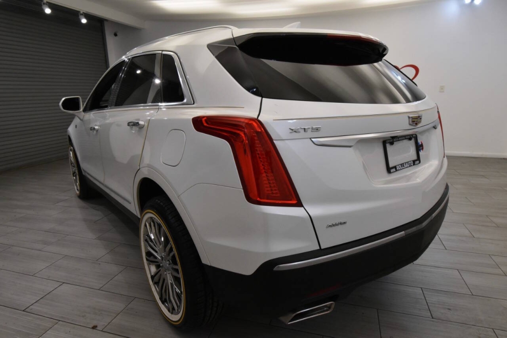 2019 Cadillac XT5 Premium Luxury 4x4 4dr SUV, White, Mileage: 79,699 - photo 2