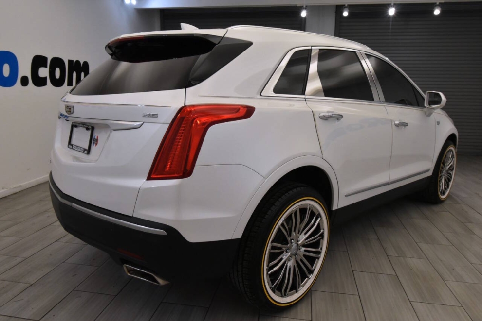 2019 Cadillac XT5 Premium Luxury 4x4 4dr SUV, White, Mileage: 79,699 - photo 4