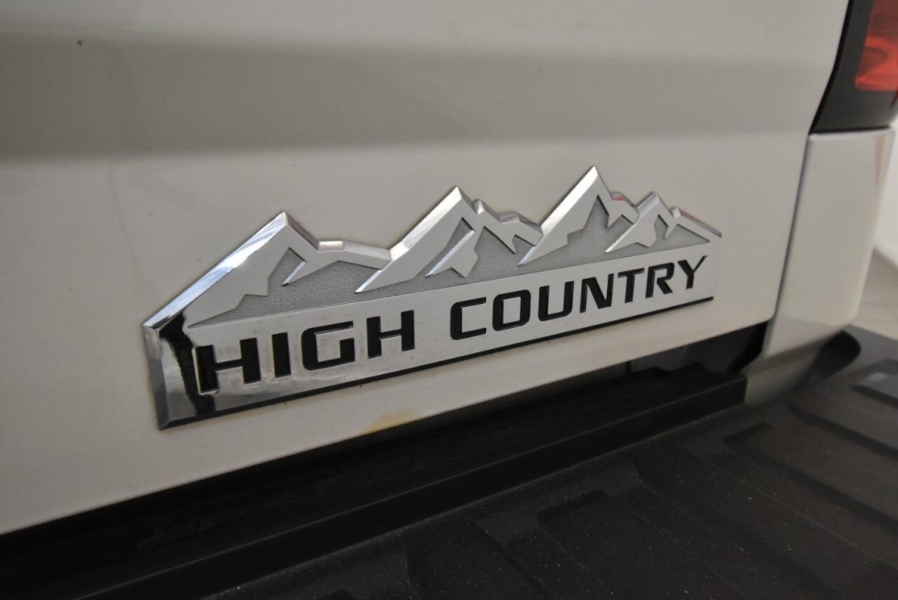 2015 Chevrolet Silverado 1500 High Country, Off- White, Mileage: 121,153 - photo 33