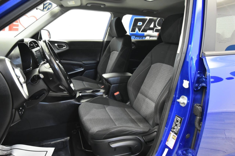 2021 Kia Soul GT Line 4dr Crossover, Blue, Mileage: 82,213 - photo 9