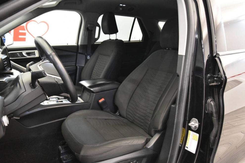 2021 Ford Explorer XLT AWD 4dr SUV, Black, Mileage: 93,287 - photo 9