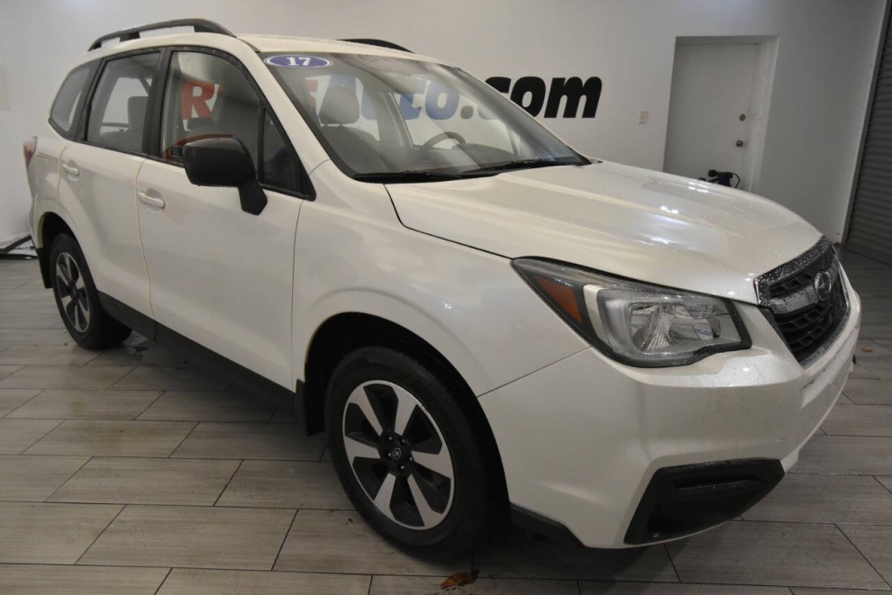 2017 Subaru Forester 2.5i AWD 4dr Wagon CVT, White, Mileage: 106,212 - photo 6