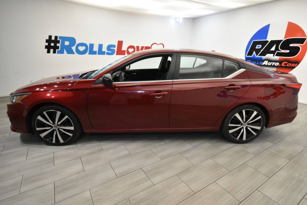 2022 Nissan Altima 2.5 SR 4dr Sedan, Red, Mileage: 87,260 - photo 1