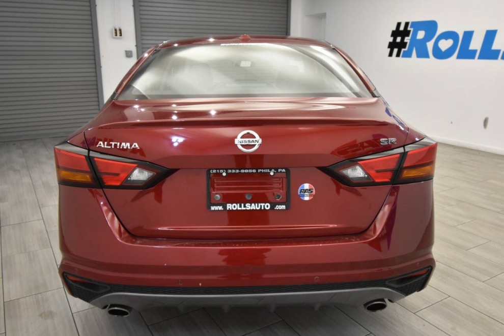 2022 Nissan Altima 2.5 SR 4dr Sedan, Red, Mileage: 87,260 - photo 3