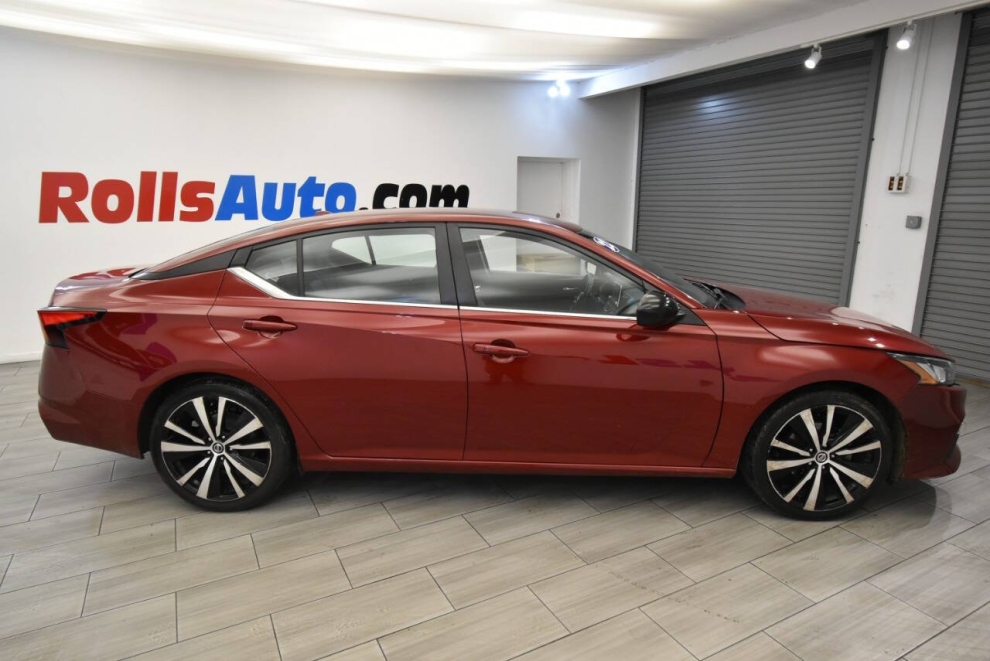 2022 Nissan Altima 2.5 SR 4dr Sedan, Red, Mileage: 87,260 - photo 5