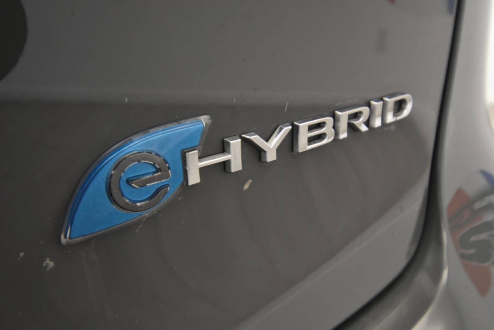 2022 Chrysler Pacifica Hybrid Touring L 4dr Mini Van, Gray, Mileage: 80,452 - photo 35