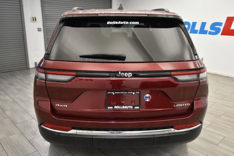 2022 Jeep Grand Cherokee Limited 4x4 4dr SUV (midyear release), Red, Mileage: 75,089 - photo 3