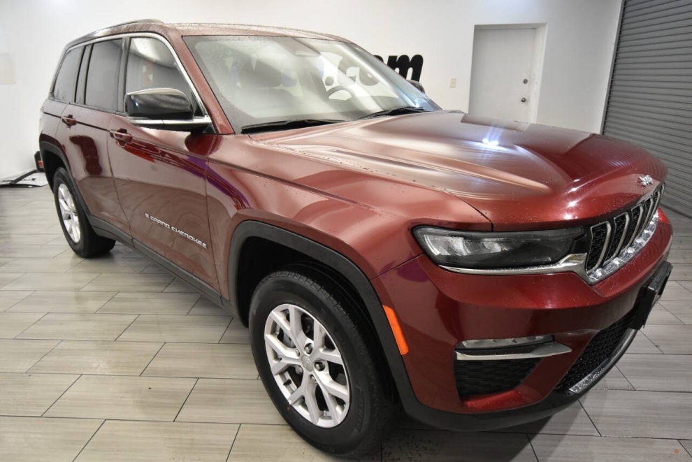 2022 Jeep Grand Cherokee Limited 4x4 4dr SUV (midyear release), Red, Mileage: 75,089 - photo 6