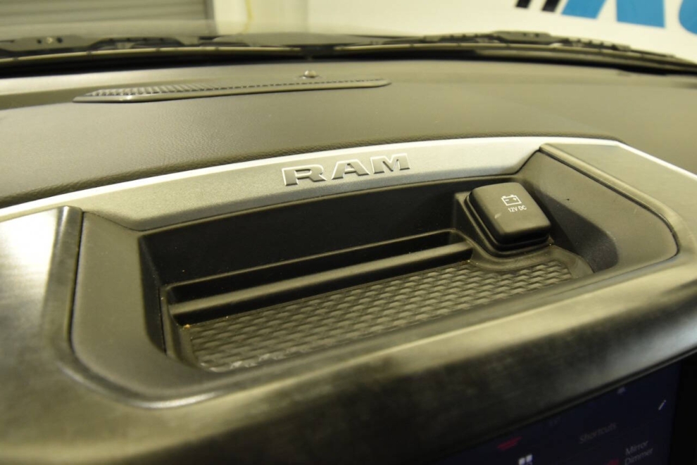 2022 RAM 1500 Big Horn 4x4, Black, Mileage: 63,431 - photo 26