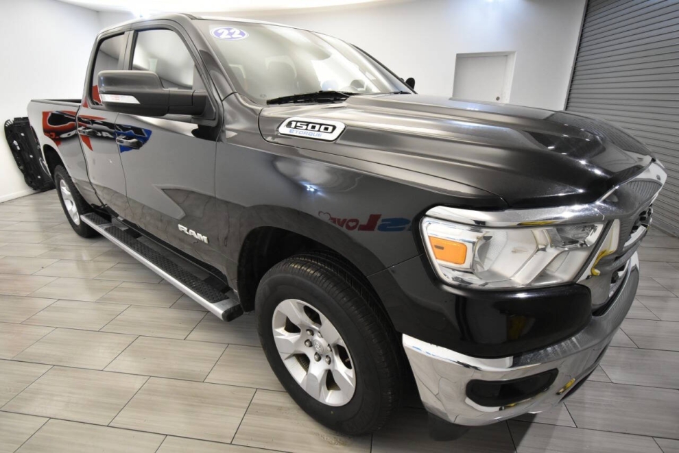 2022 RAM 1500 Big Horn 4x4, Black, Mileage: 63,431 - photo 6