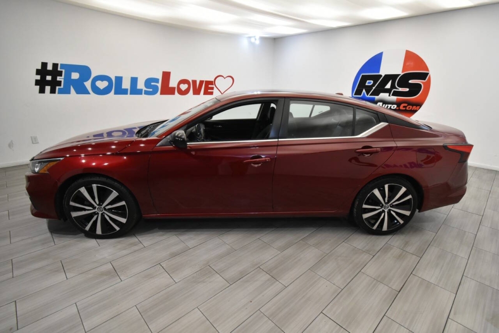 2022 Nissan Altima 2.5 SR 4dr Sedan, Red, Mileage: 84,756 - photo 1