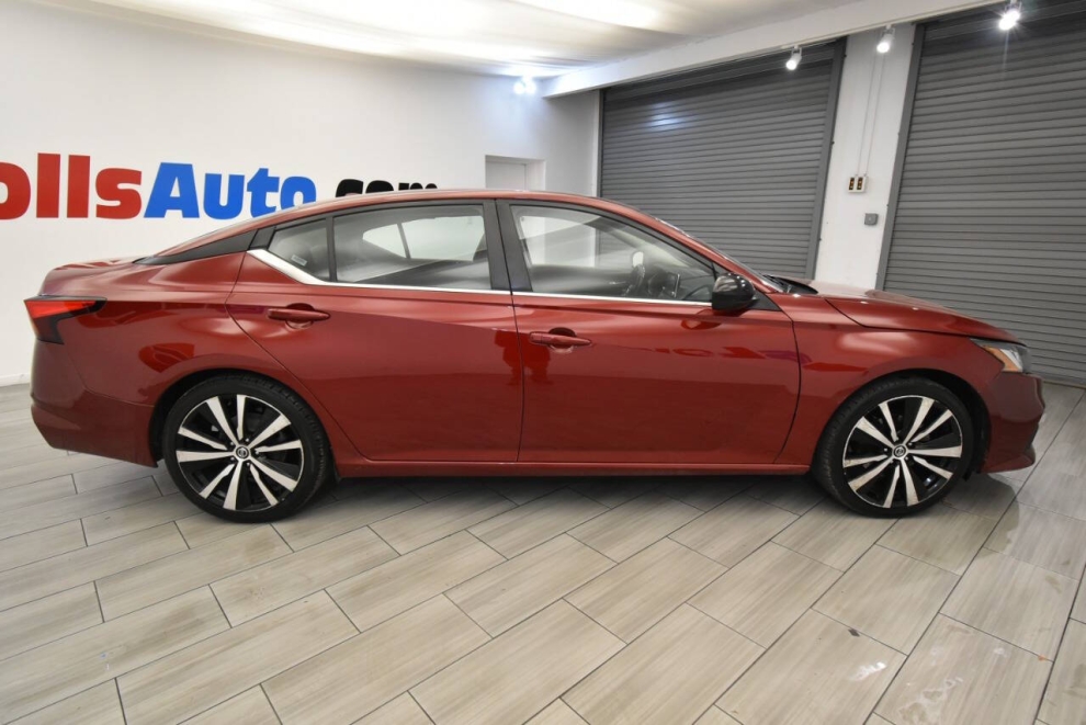 2022 Nissan Altima 2.5 SR 4dr Sedan, Red, Mileage: 84,756 - photo 5