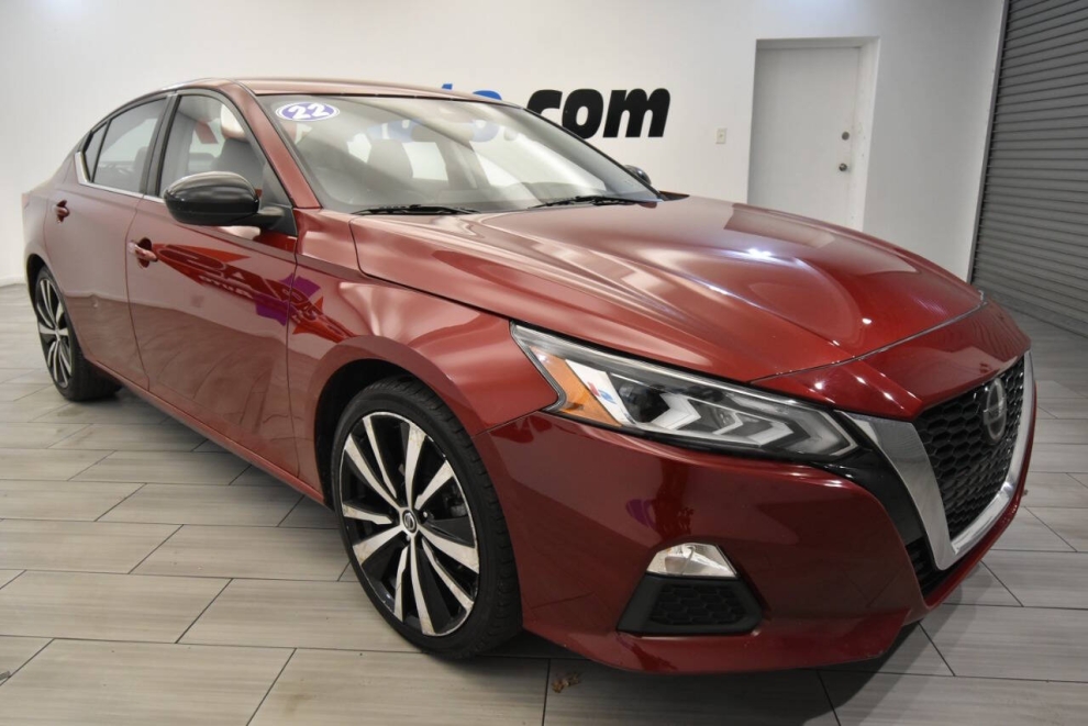 2022 Nissan Altima 2.5 SR 4dr Sedan, Red, Mileage: 84,756 - photo 6