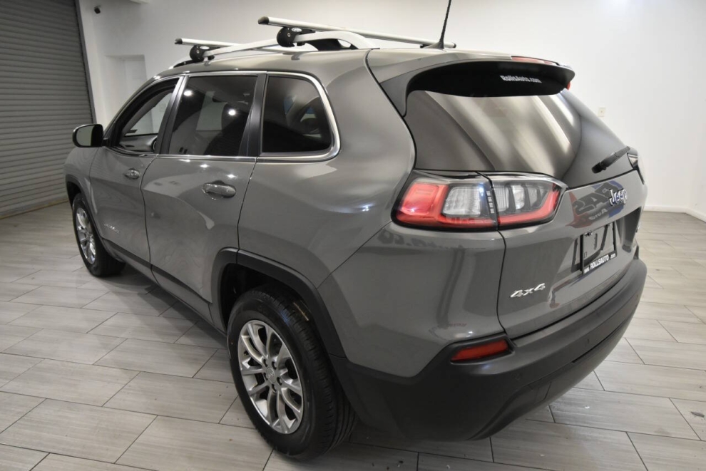 2019 Jeep Cherokee Latitude Plus, Gray, Mileage: 108,475 - photo 2