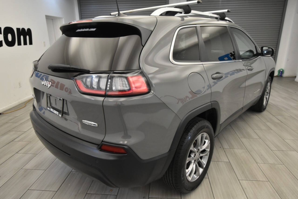 2019 Jeep Cherokee Latitude Plus, Gray, Mileage: 108,475 - photo 4