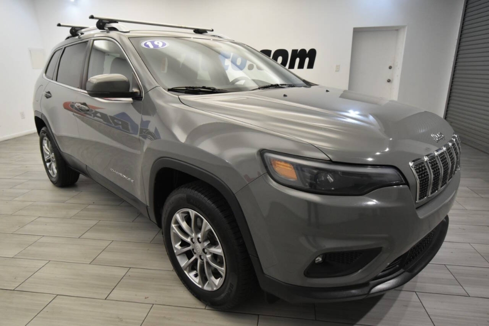 2019 Jeep Cherokee Latitude Plus, Gray, Mileage: 108,475 - photo 6