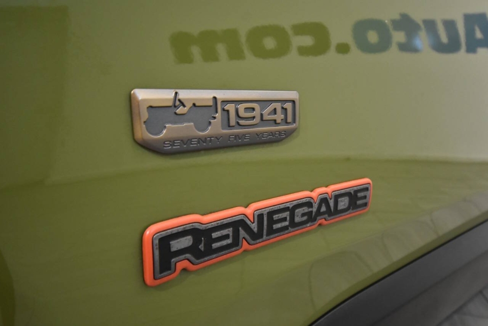 2016 Jeep Renegade Latitude 75th Anniversary, Green, Mileage: 97,307 - photo 30