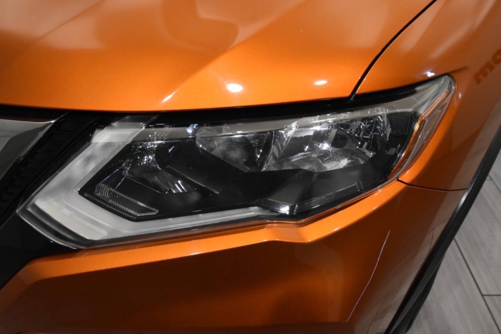 2019 Nissan Rogue SV AWD, Orange, Mileage: 107,962 - photo 7