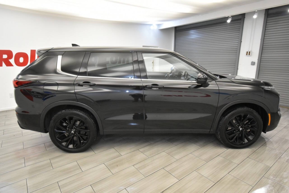 2023 Mitsubishi Outlander S-AWC SE Black Edition, Black, Mileage: 46,232 - photo 5