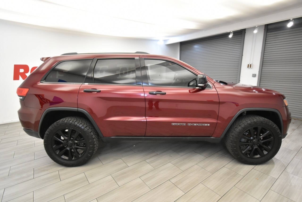 2018 Jeep Grand Cherokee Limited, Red, Mileage: 92,337 - photo 5