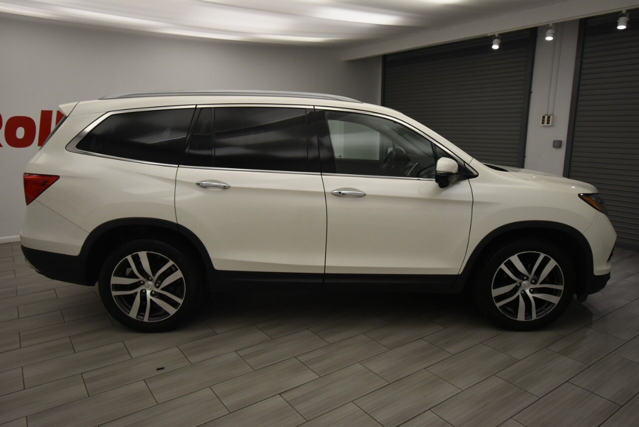 Used 2017 Honda Pilot Touring AWD 4dr SUV, Stock 11970, White, Mileage