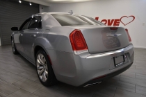 2018 Chrysler 300 Limited 4dr Sedan - photothumb 2