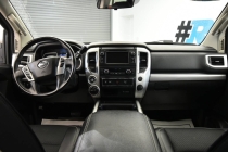 2019 Nissan Titan Pro-4X Crew Cab 4x4 - photothumb 18