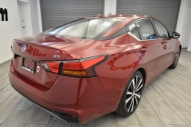 2022 Nissan Altima 2.5 SR 4dr Sedan - photothumb 4